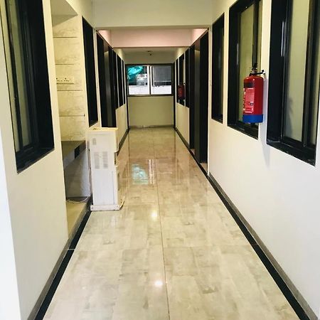 Hooliv 7 Avenues G Block Hotel Púna Kültér fotó